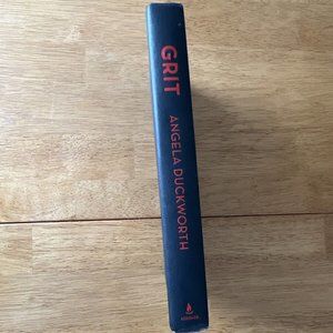 Grit: The Power of Passion and Perseverance Duckworth, Angela Acceptable Book